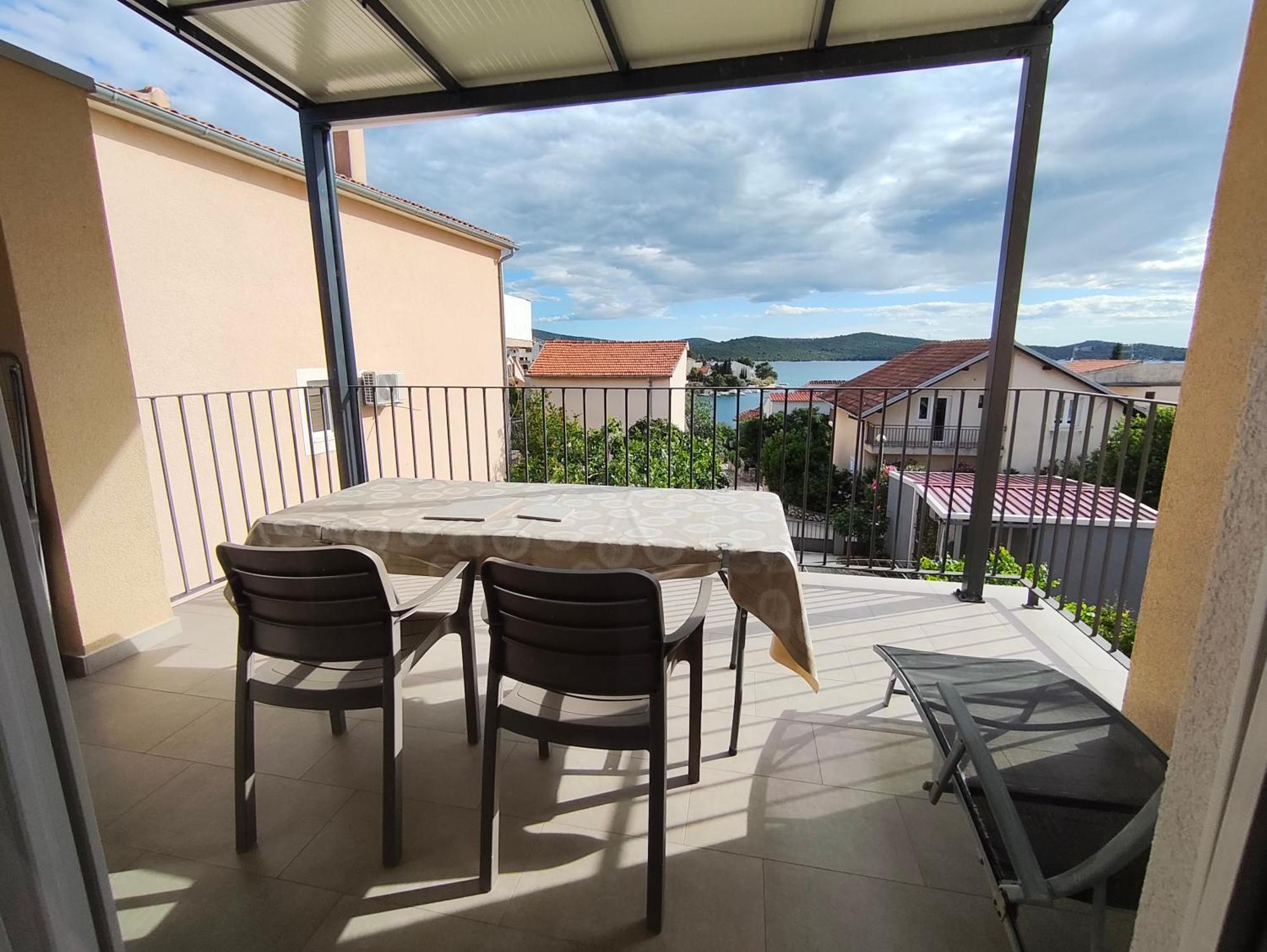 Spacious 2-Bedroom Apartment With Terrace Sea View Žaborić Zewnętrze zdjęcie